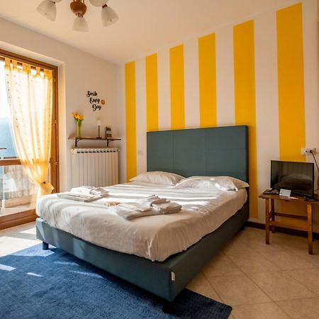 Happy Guest Apartments - Lake Panorama & Pool Riva di Solto Eksteriør bilde